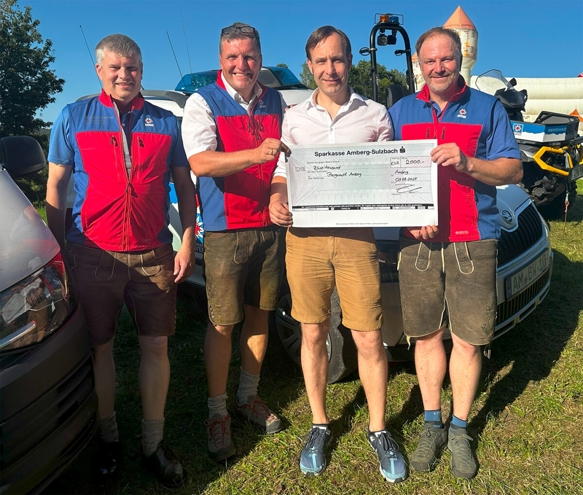 Rotary Club Amberg unterstützt Bergwacht mit 2.000 Euro fürneue Gebirgstrage