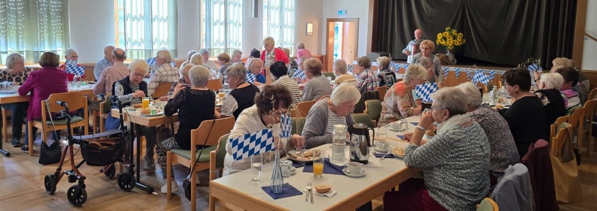 Seniorenkreis Floß feiert traditionelle Vorkirchweih