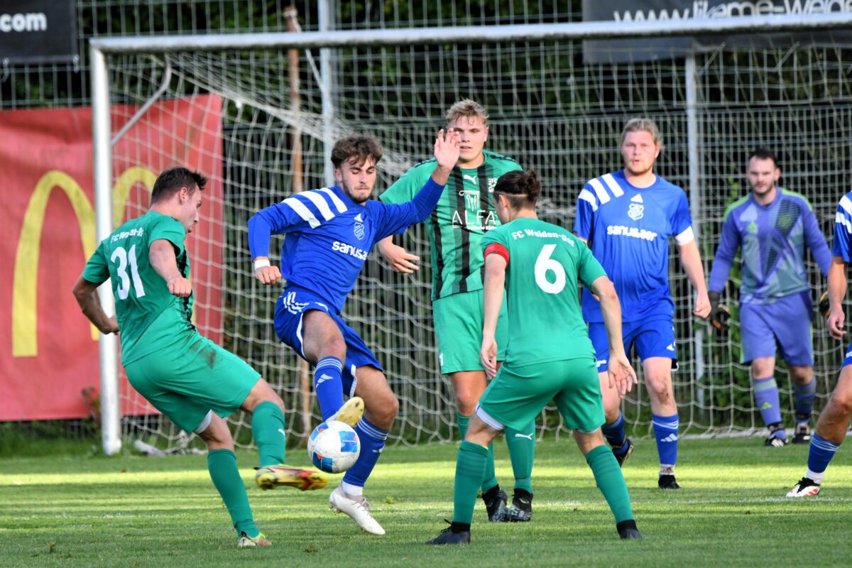 Bezirksliga Nord ballert aus allen Rohren - SpVgg SV Weiden II alleiniger Spitzenreiter