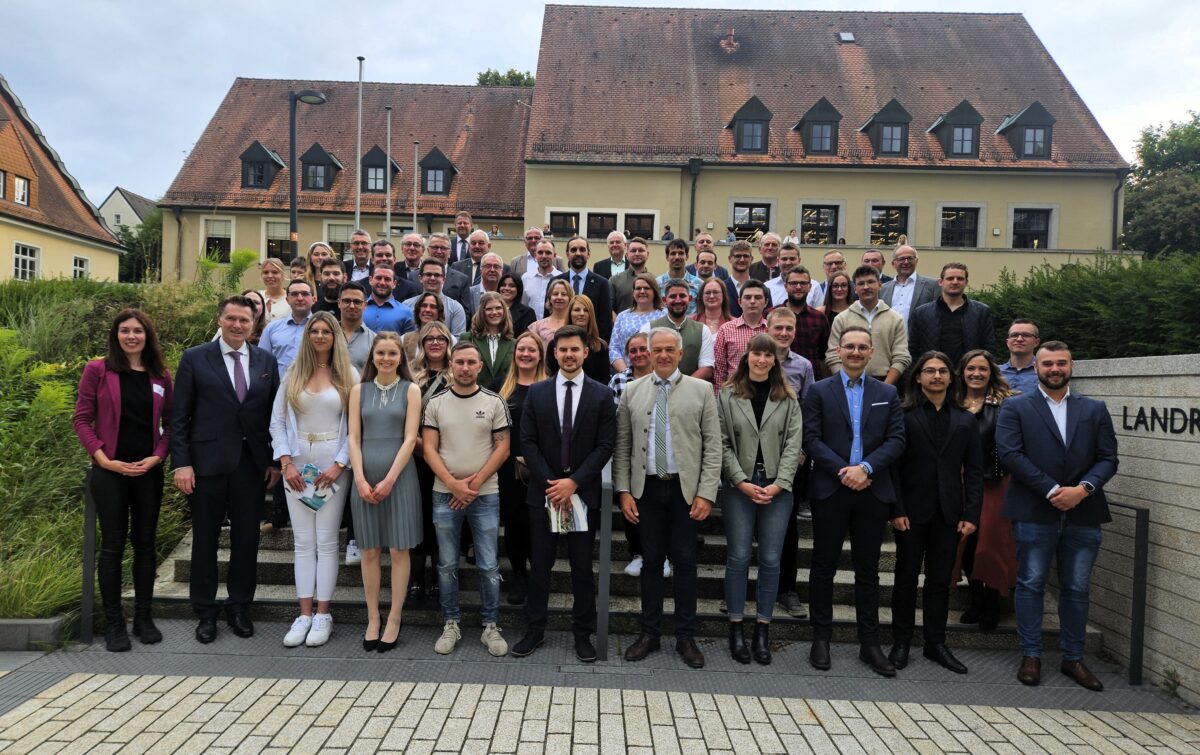 Landkreis Tirschenreuth würdigt berufliche Weiterbildung mit großer Meisterfeier