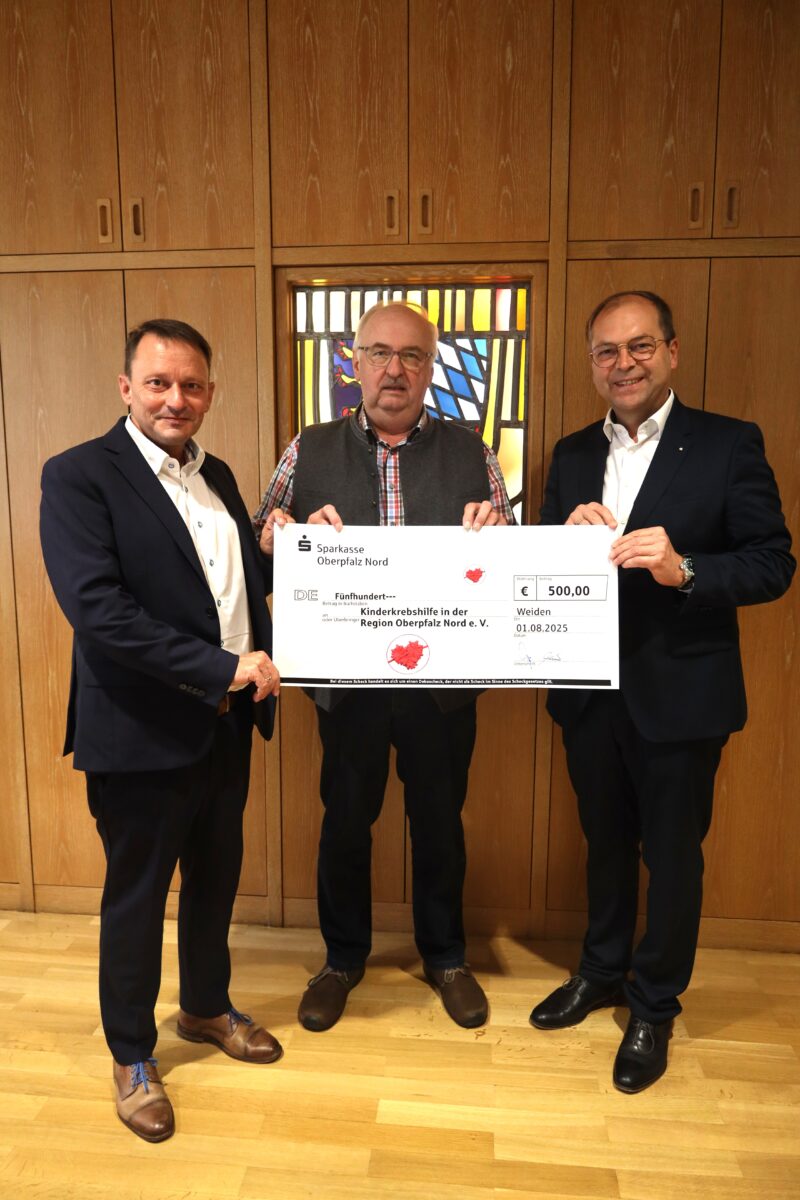 Weiden: Sparkasse fördert Kinderkrebshilfe mit 500 Euro