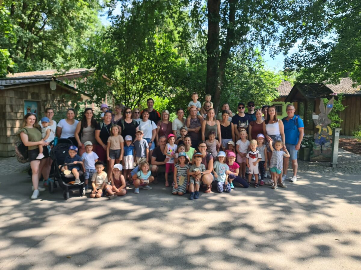 Familienausflug des Kindergarten St. Matthäus Wurz in den Wild- und Freizeitpark Höllohe