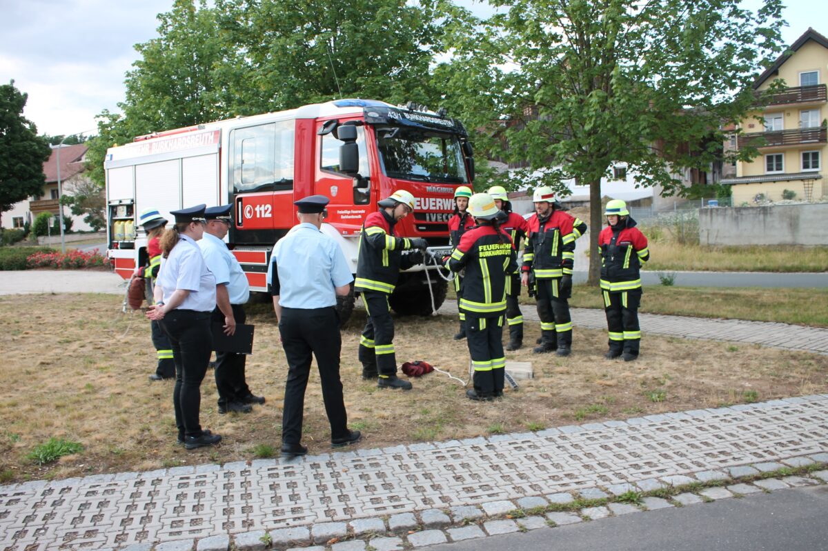 Feuerwehr Burkhardsreuth glänzt bei Leistungsprüfung