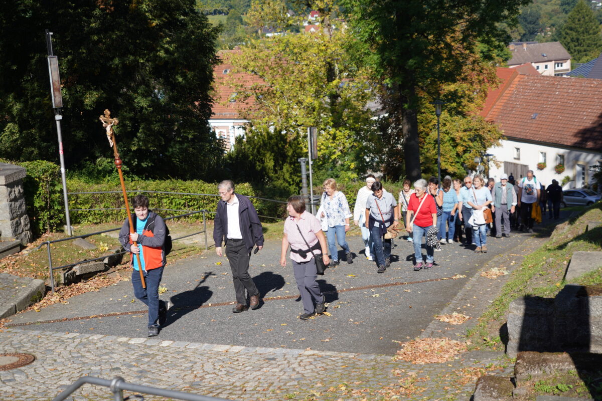 Wallfahrt der Pfarrei St. Sebastian Waldthurn zum Kreuzberg in Pleystein