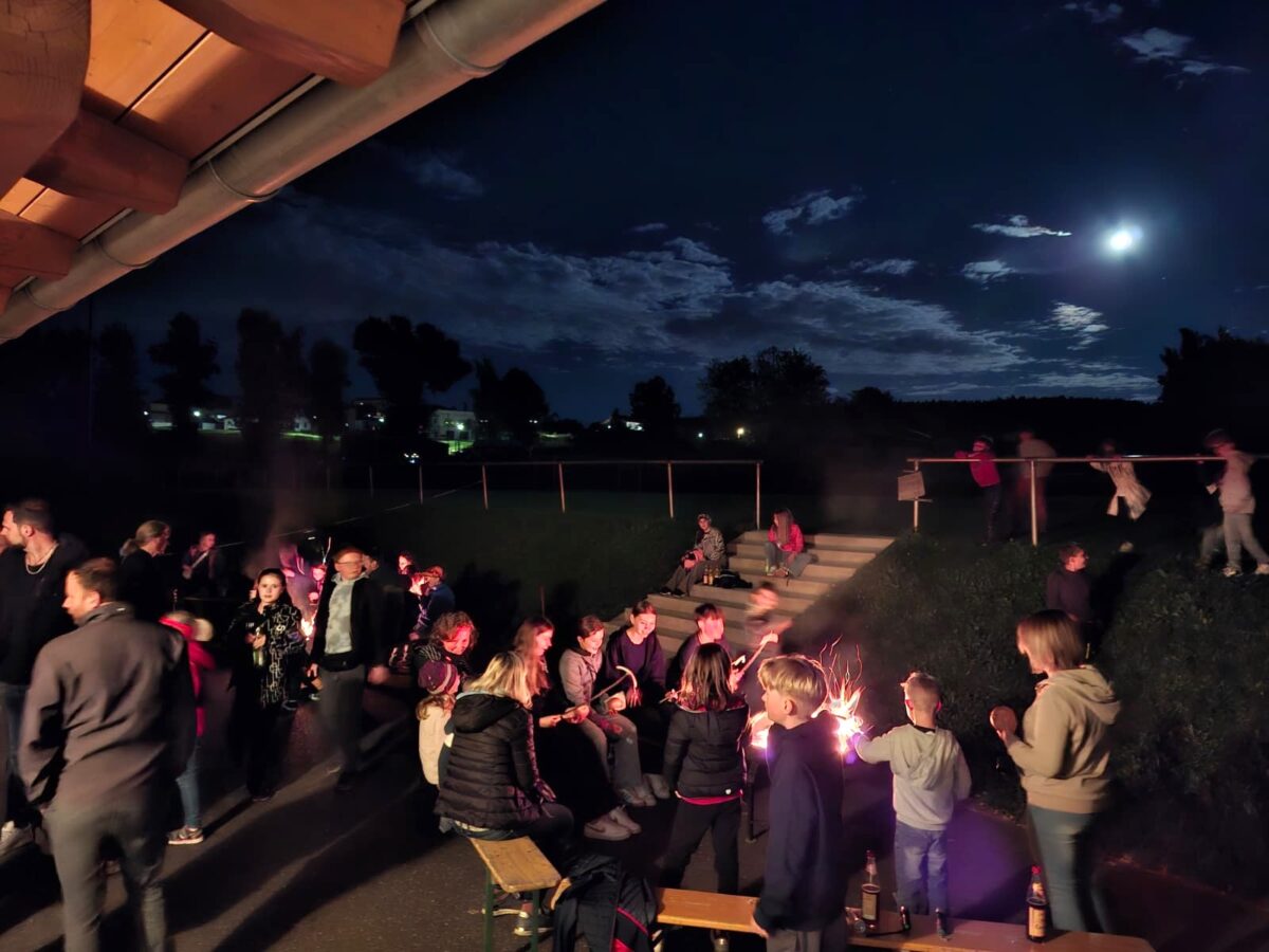 Nachtwanderung mit Gruselgeschichten und Lagerfeuer – SPD Waldthurn begeistert Ferienkinder