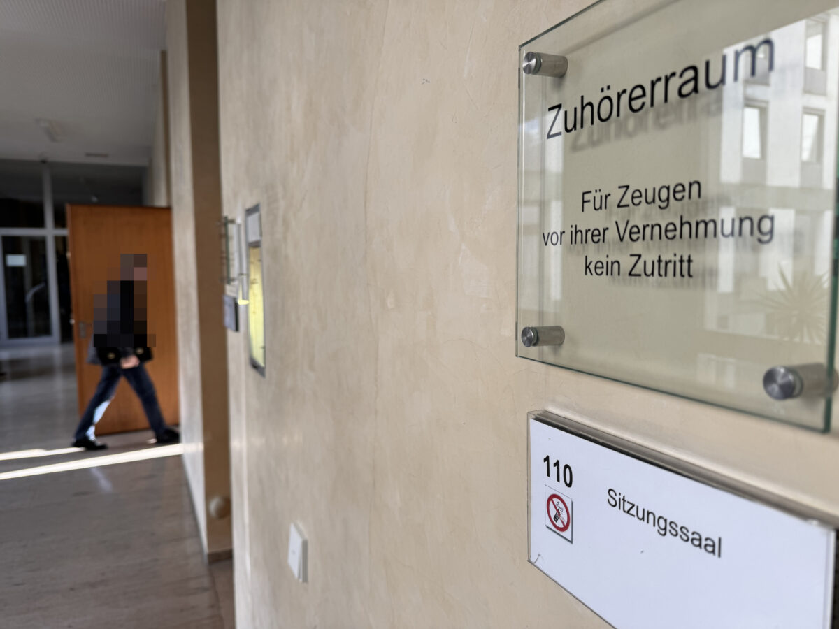 Fahrerflucht-Prozess in Weiden: Pizzabote entfernt sich unerlaubt vom Unfallort