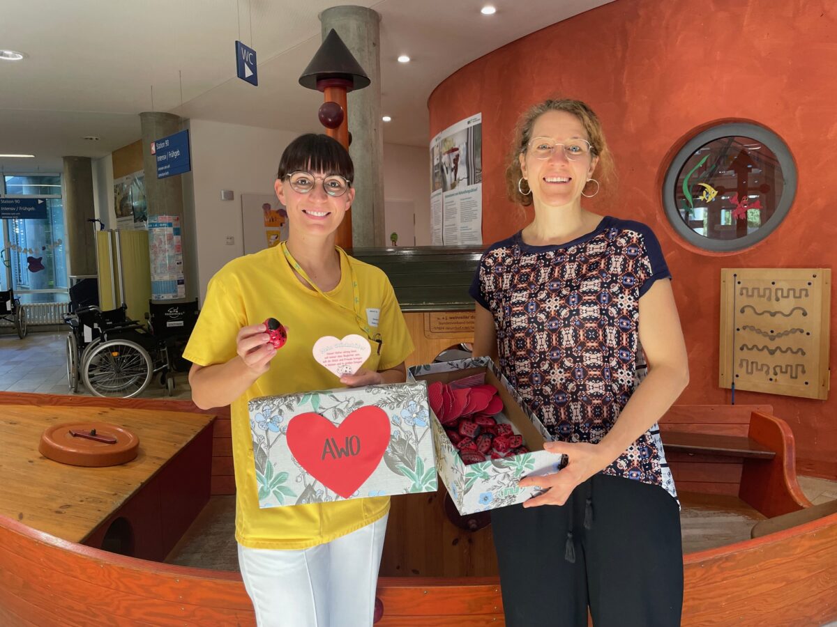 AWO-Kita Regenbogenland aus Altenstadt bringt Marienkäfer nach Weiden