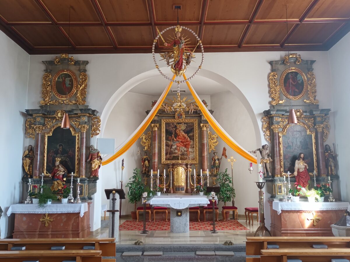 Altbürgermeister führt durch Pfarrkirche am Tag des offenen Denkmals