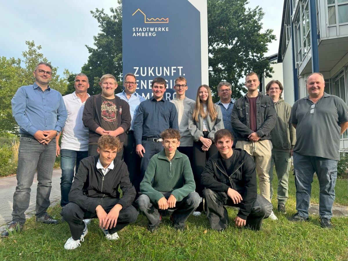 Amberg begrüßt neun Nachwuchskräfte bei den Stadtwerken