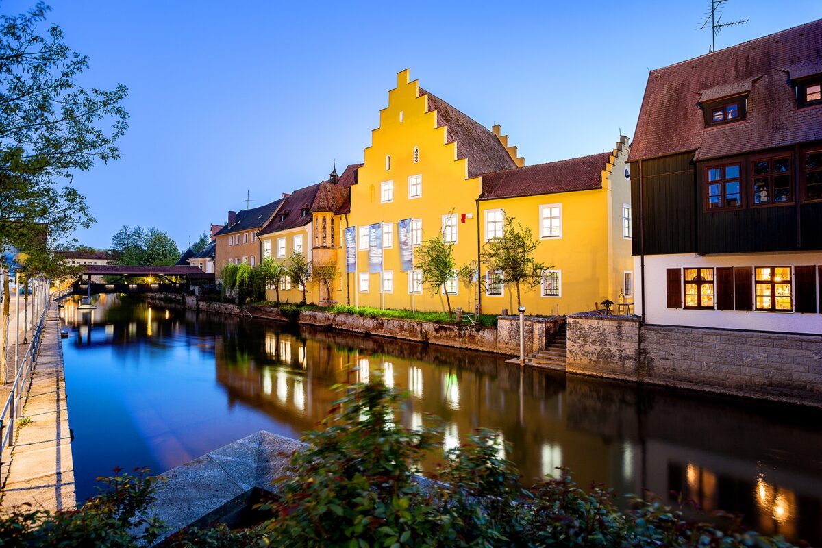 Amberg feiert KoOpf-Kunstnacht in Luftmuseum und Stadtgalerie