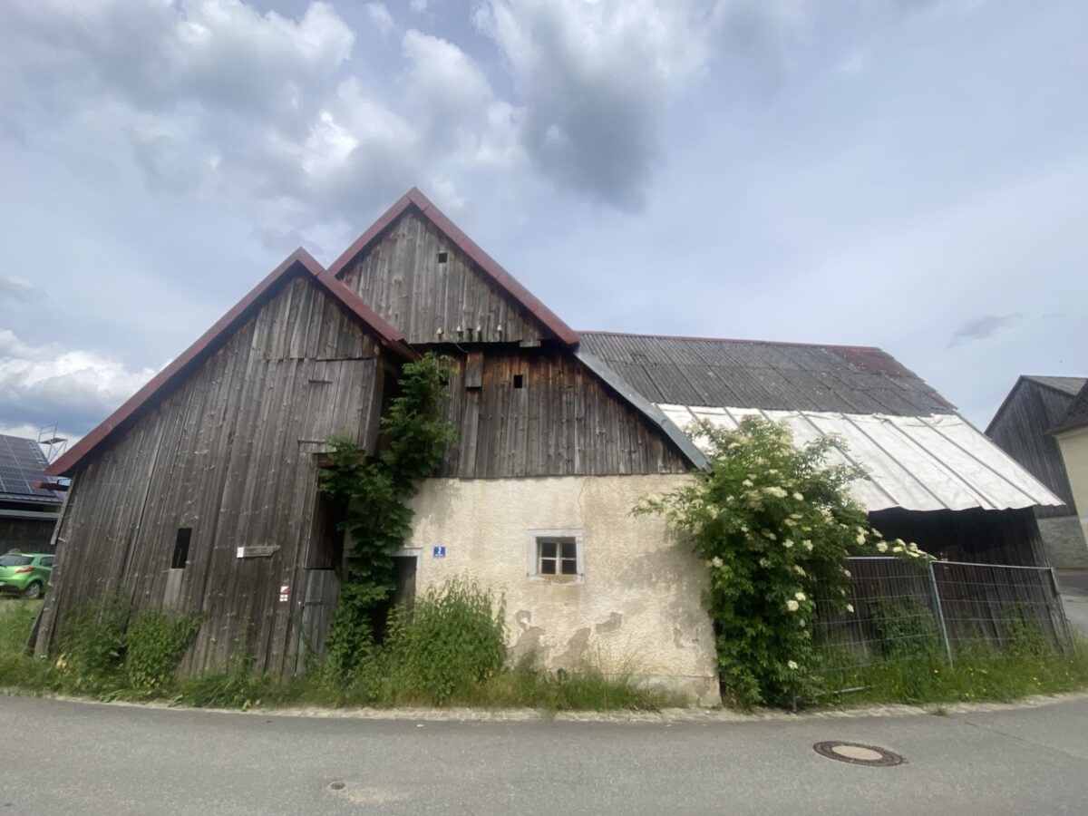 Baustellenbesichtigung im Feiler-Stodl am Tag des offenen Denkmals