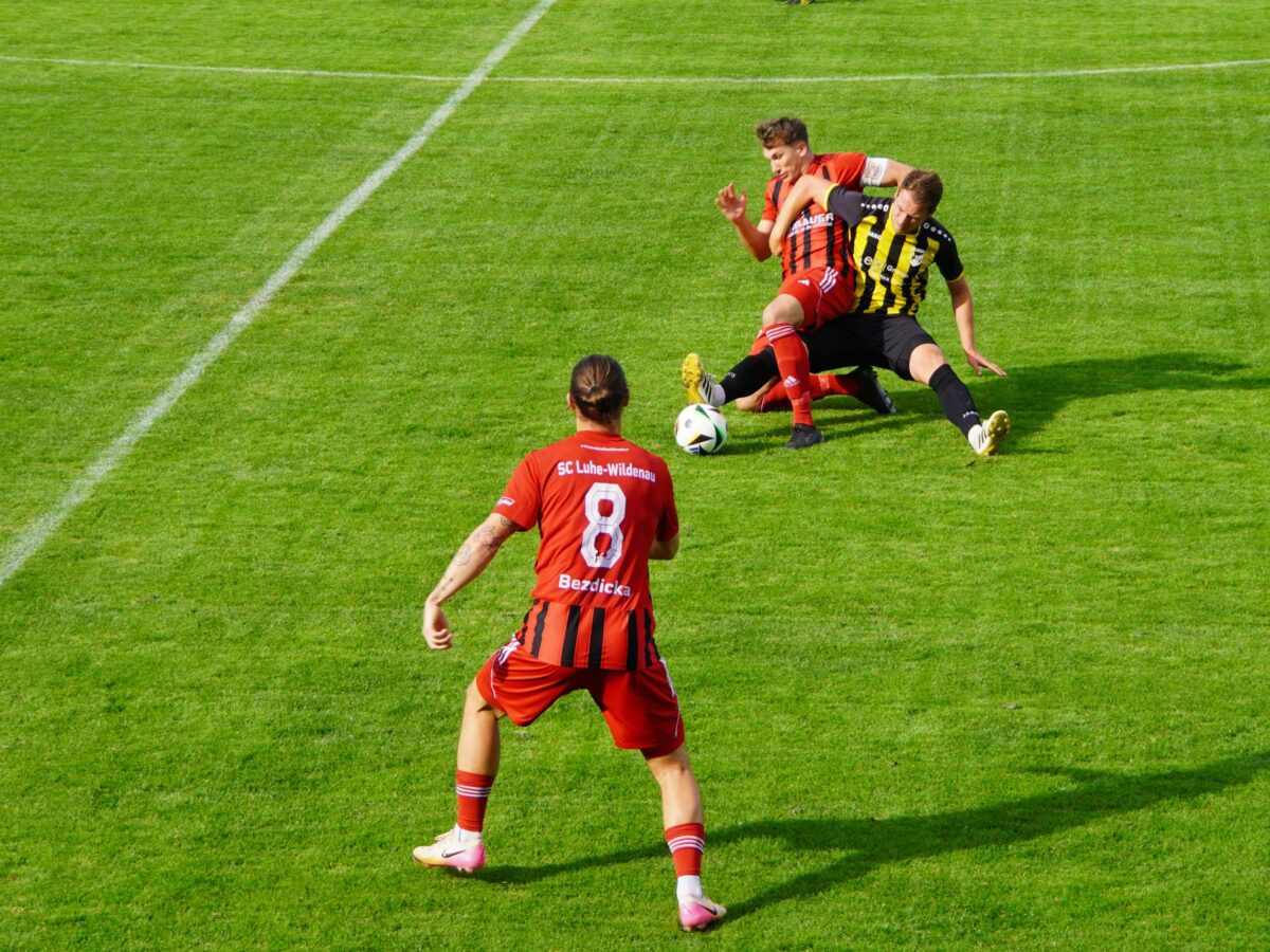 SC Luhe-Wildenau entscheidet turbulentes Spitzenspiel gegen ASV Burglengenfeld spät für sich
