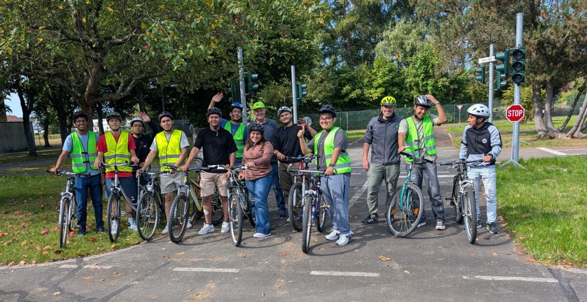 Fahrradkurs stärkt Mobilität internationaler Azubis in Weiden