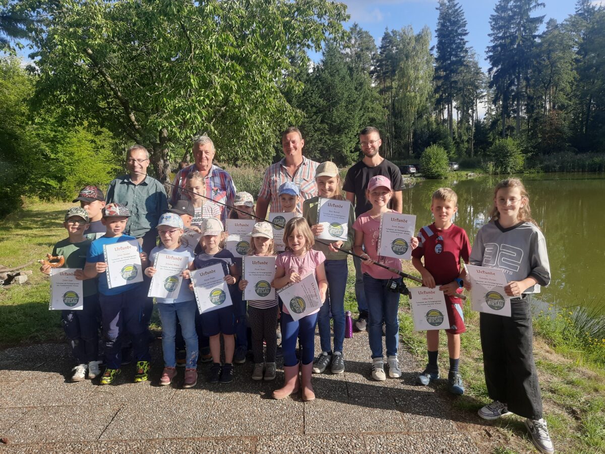 Ferienprogramm begeistert 15 Kinder fürs Angeln und die Natur