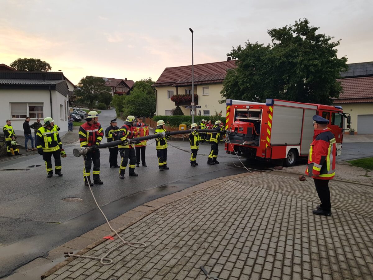 Bereit für den Ernstfall: Friedersreuth feiert erfolgreiche Leistungsprüfung der Feuerwehr