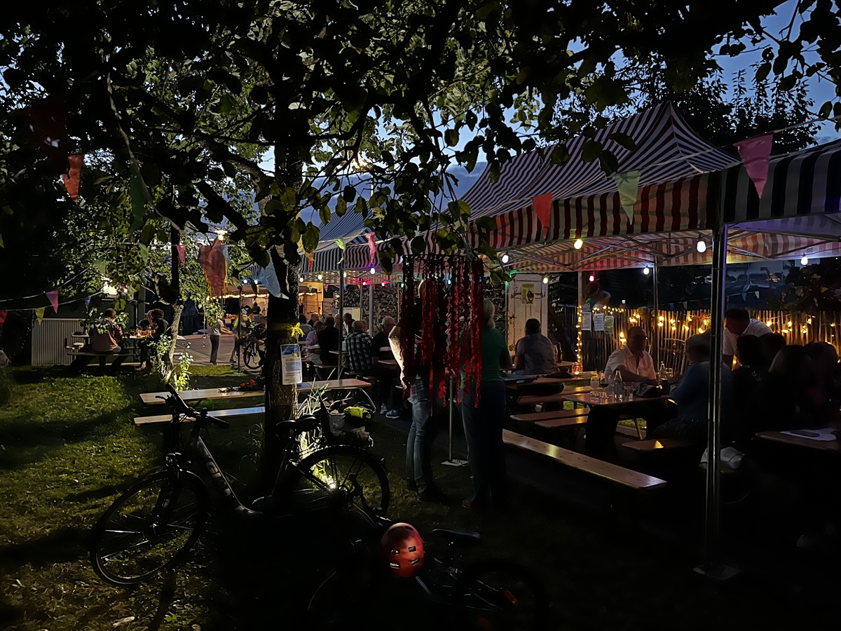 Spätsommer-Idylle beim OGV Eschenbach – Gartenfest mit Picknickflair