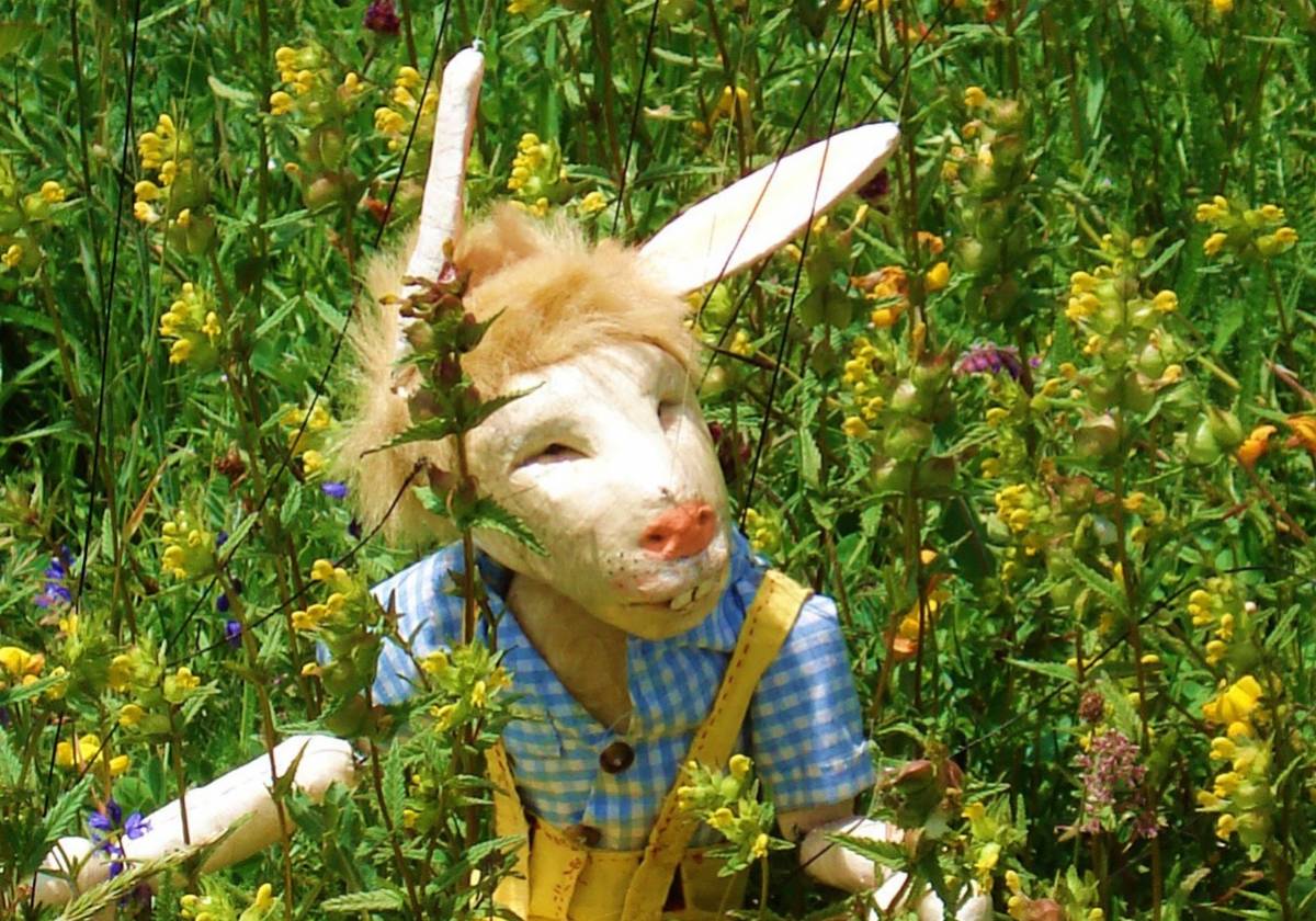 Kibukis Traumland verzaubert Schwandorf mit farbenfrohem Marionettenspiel.