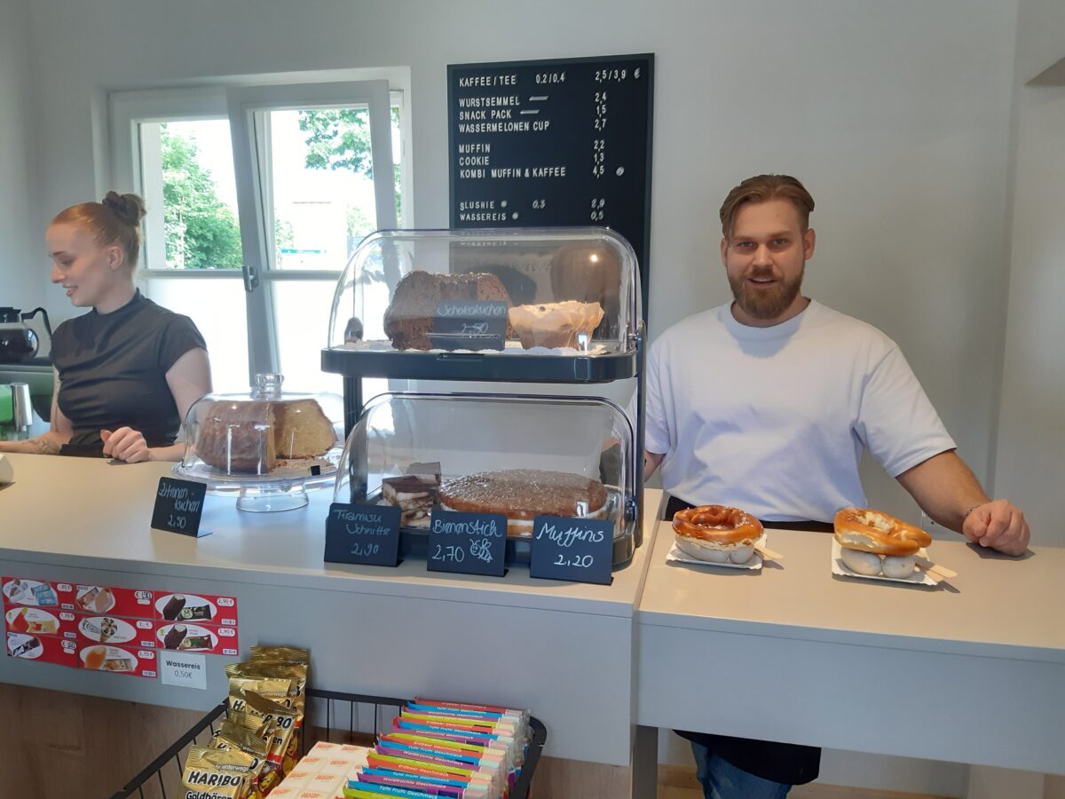 Lena Stengl im Kiosk.jpg