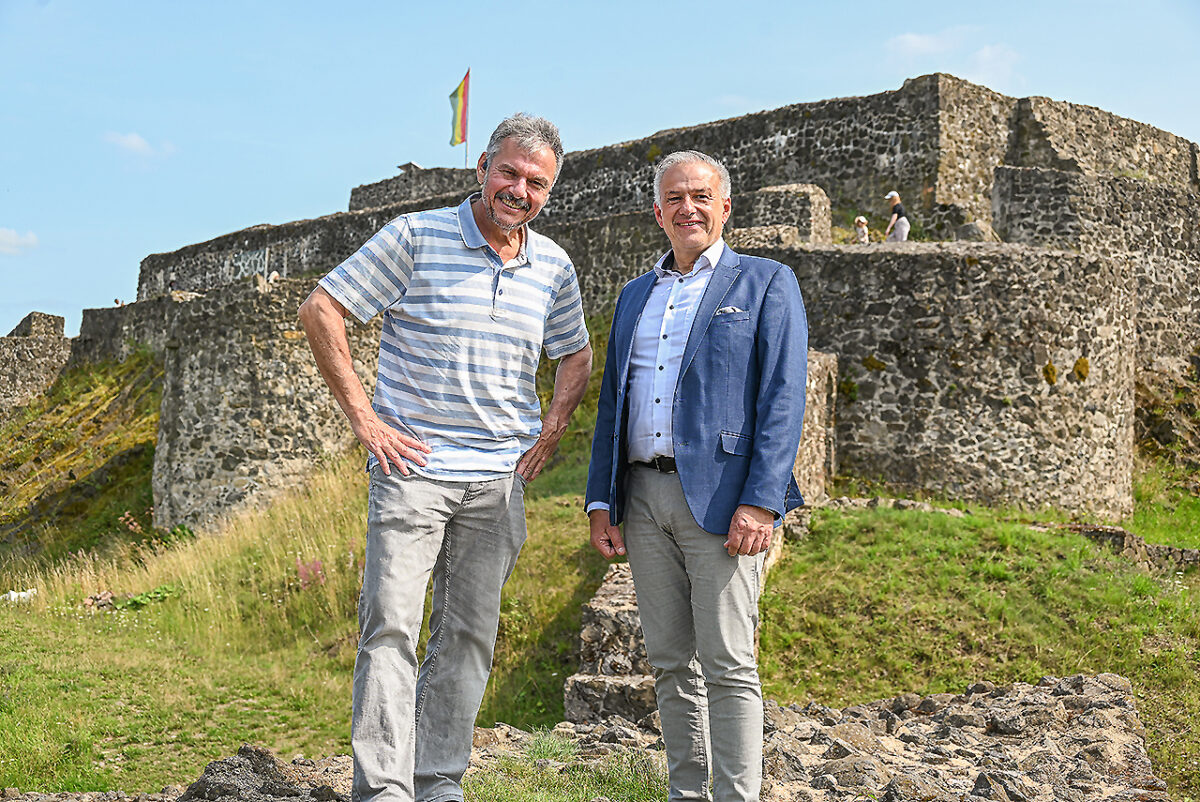 Sommerinterview mit Landrat Roland Grillmeier (1): „Investieren, ausbilden, durchziehen“