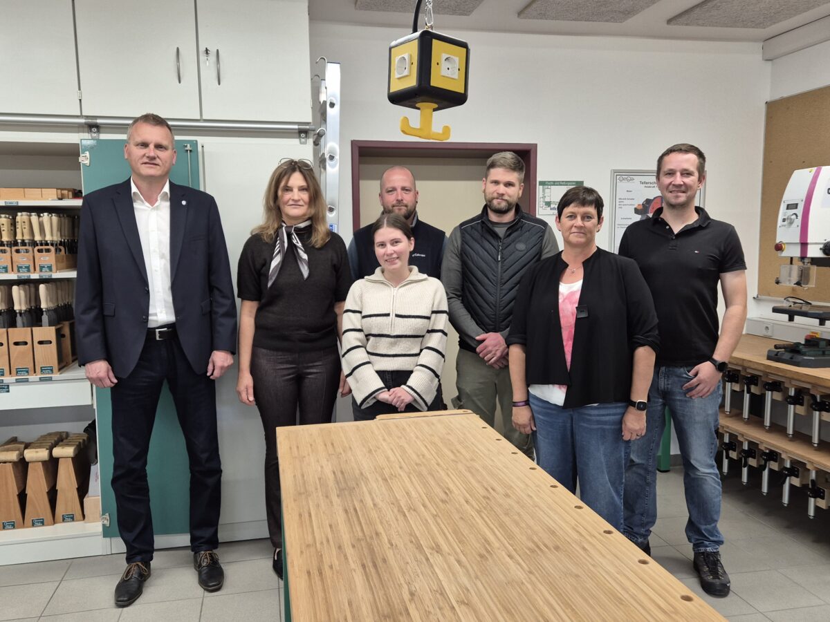 Maxhütte-Haidhof saniert Werkraum der Mittelschule