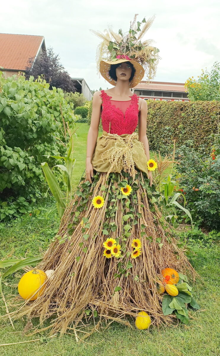 Miss Haselbrunn begeistert im Bauerngarten in Speinshart
