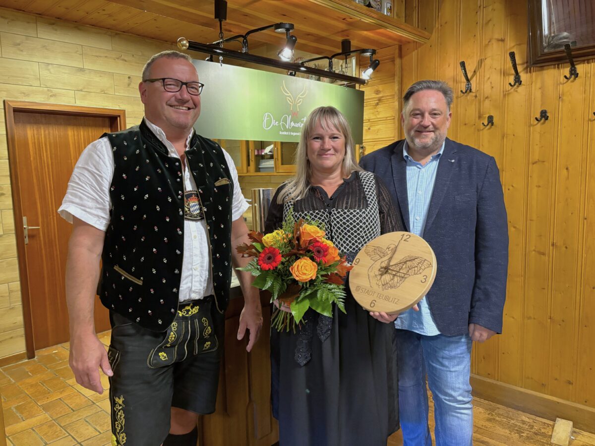 Neue Almwirtschaft öffnet im Herbst in Teublitz