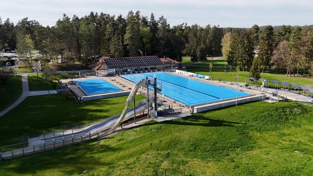 Einheitsbuddeln 2025 im Schätzlerbad: Weiden  macht mit