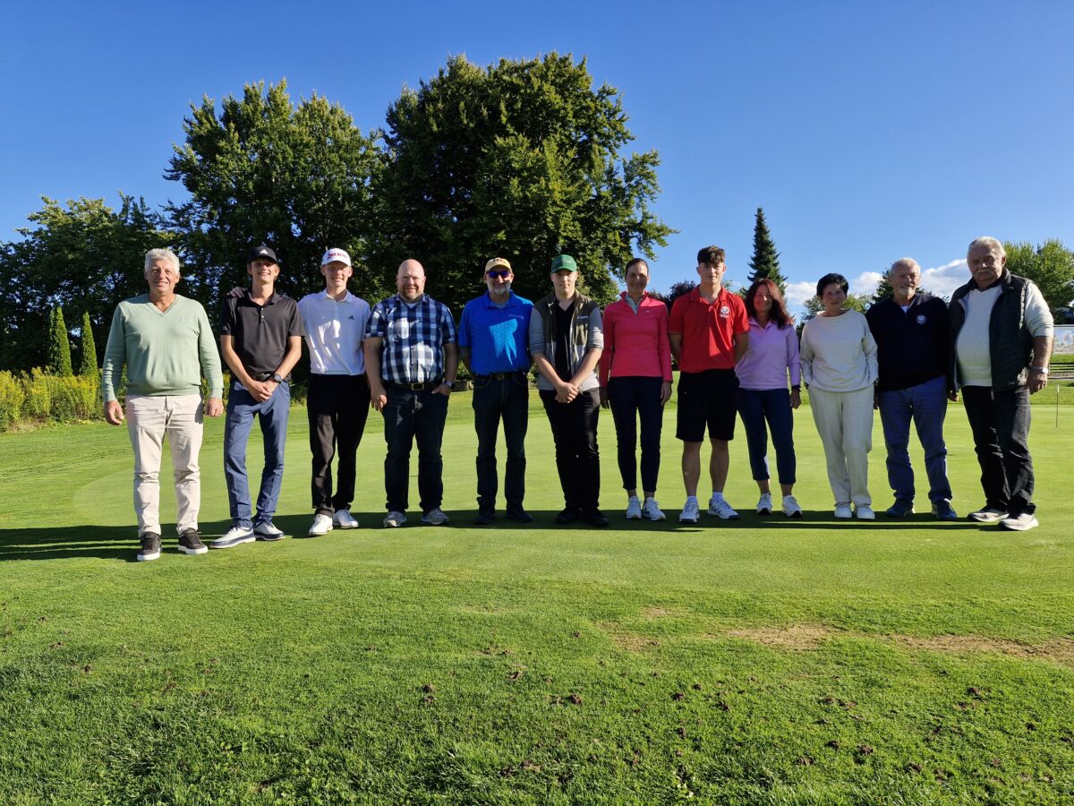 Schmidmühlen trotzt Wetter beim 17. Accu Zentrale Golfturnier