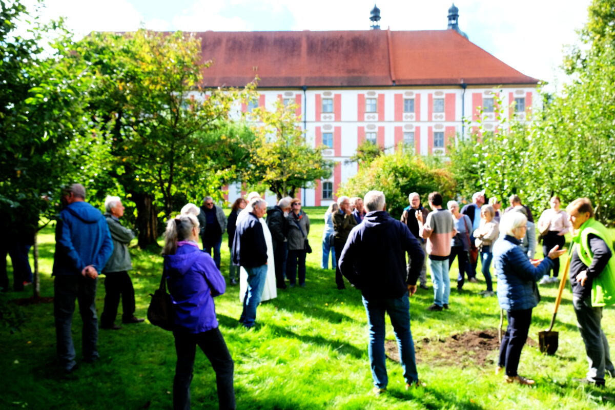 Speinshart feiert fruchtigen Denkmaltag im Klostergarten