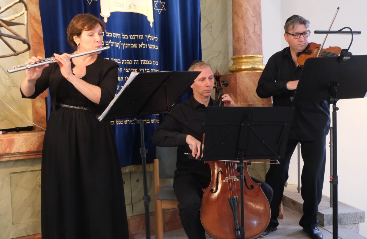 Standing Ovations für Markéta Stivinová Trio und Vilimec in Flosser Synagoge