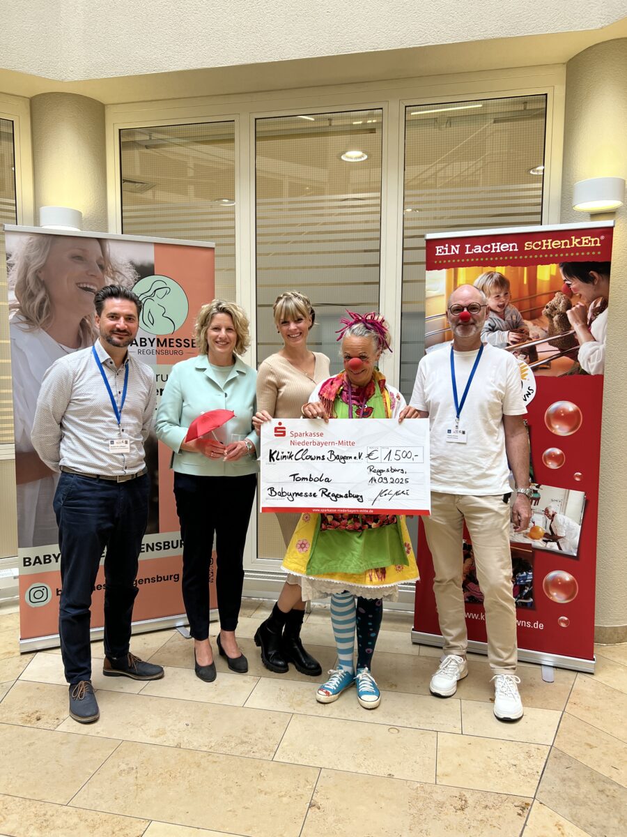 Tombola der Babymesse Regensburg erlöst 1.500 Euro für KlinikClowns