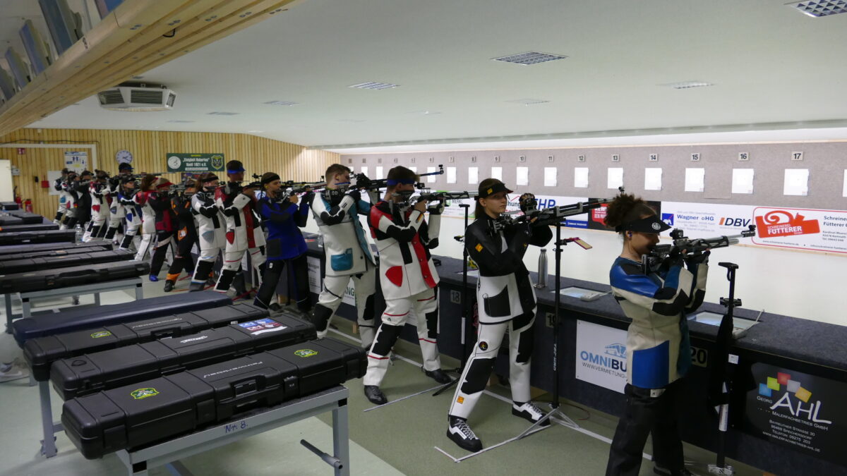 Trainer zufrieden nach Testwettkampf in Kastl