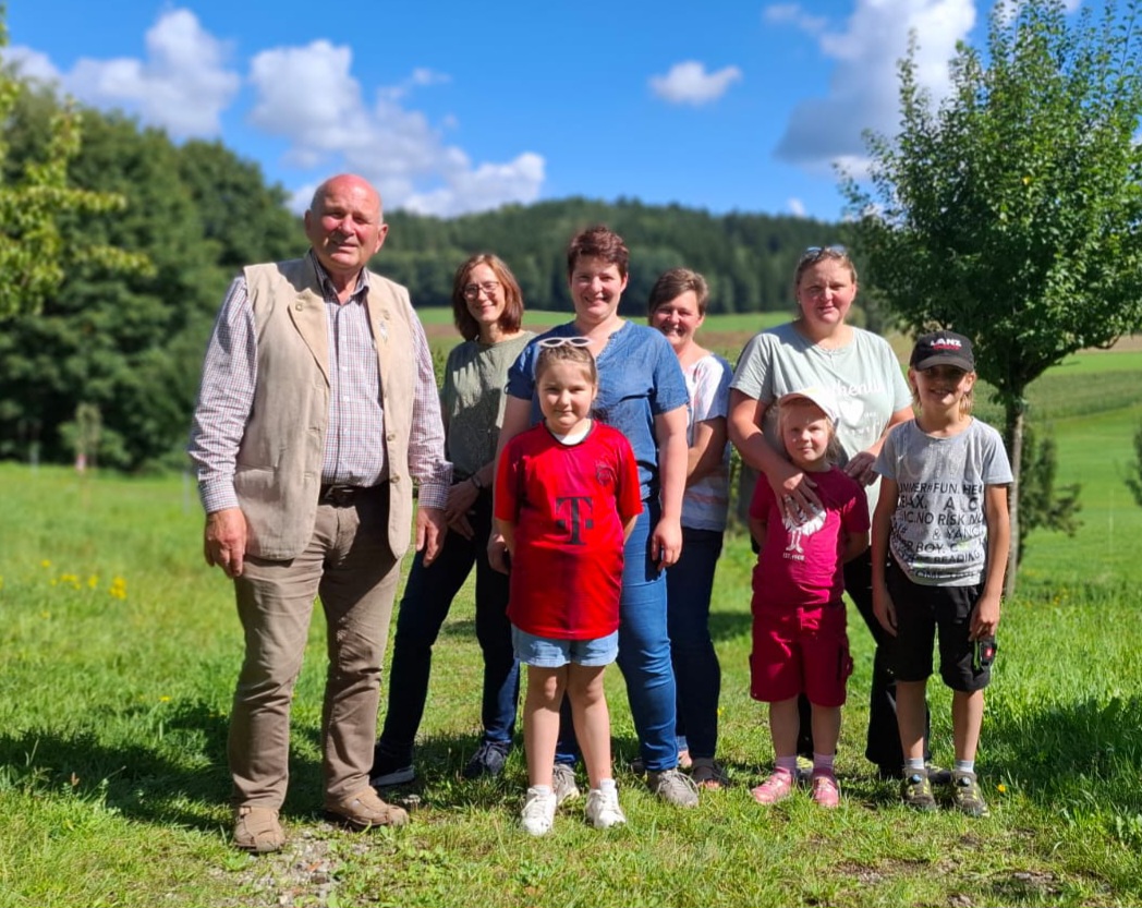 Obst- und Gartenbauverein schenkt zum Schulanfang jedem Kind einen Obstbaum