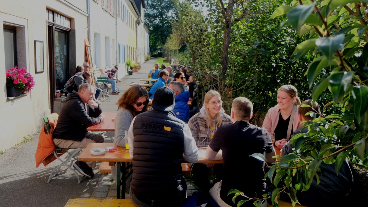 Verkaufsoffener Sonntag und Herbstfest locken viele nach Floß