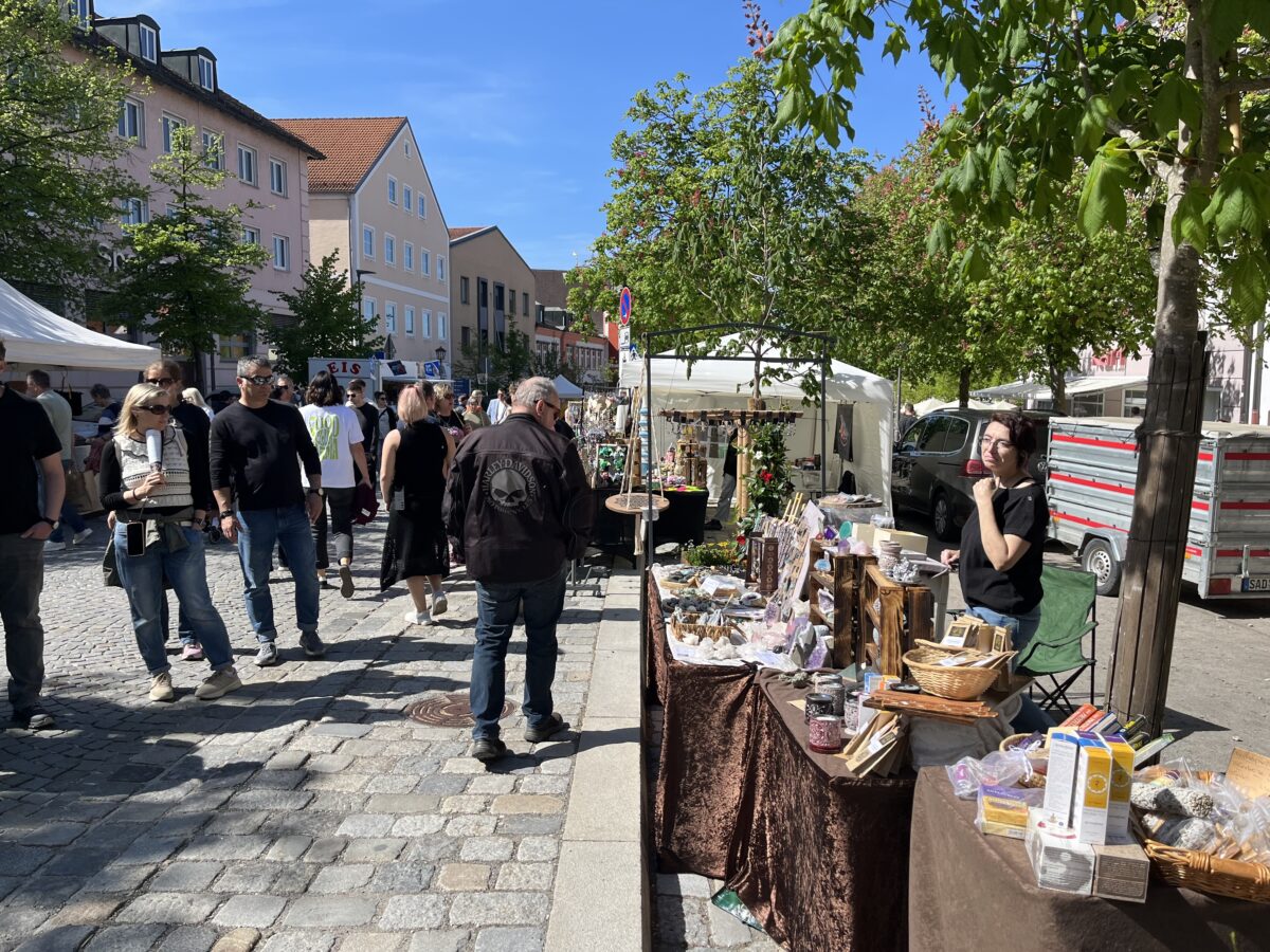 Verkaufssonntag und St. Matthäus-Jahrmarkt   in Burglengenfeld