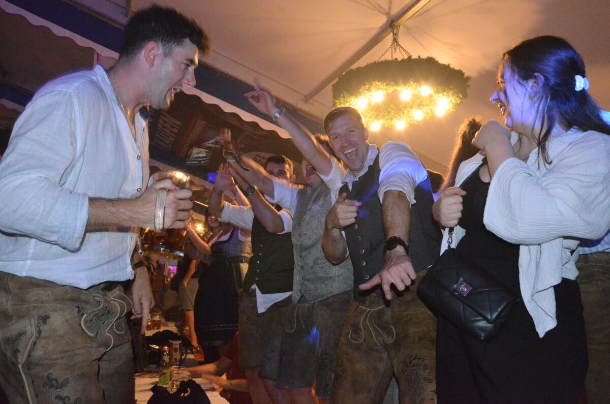 Weidener Volksfest: Stimmung, Sonne und Sparangebote zum Finale