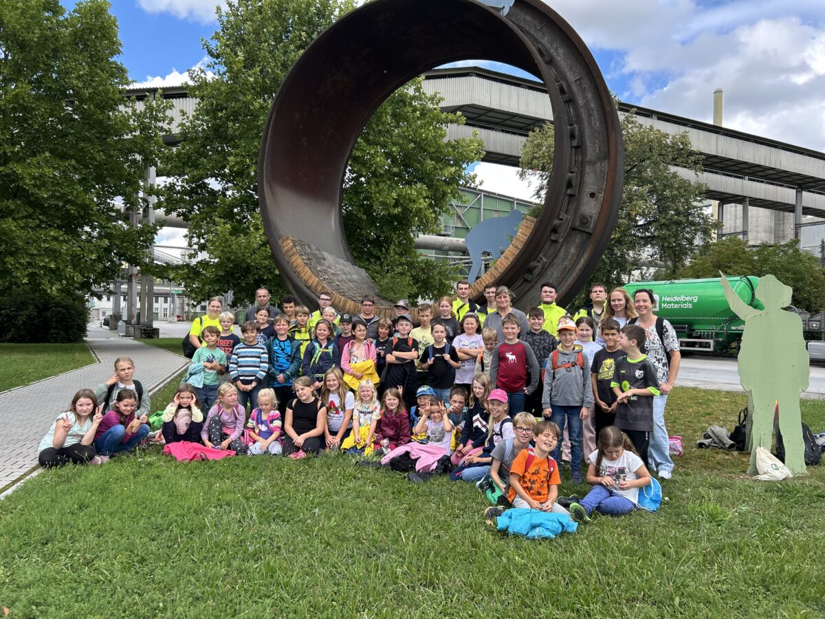 Zementwerk begeistert Kinder aus dem Städtedreieck