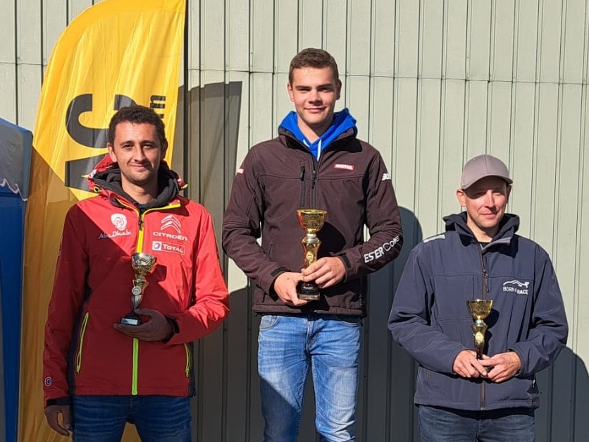 Fynn Gürtler siegt beim verregneten Automobilslalom in Erbendorf