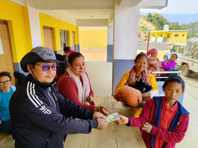 Weltladen sammelt Spenden für Kinder in Nepal