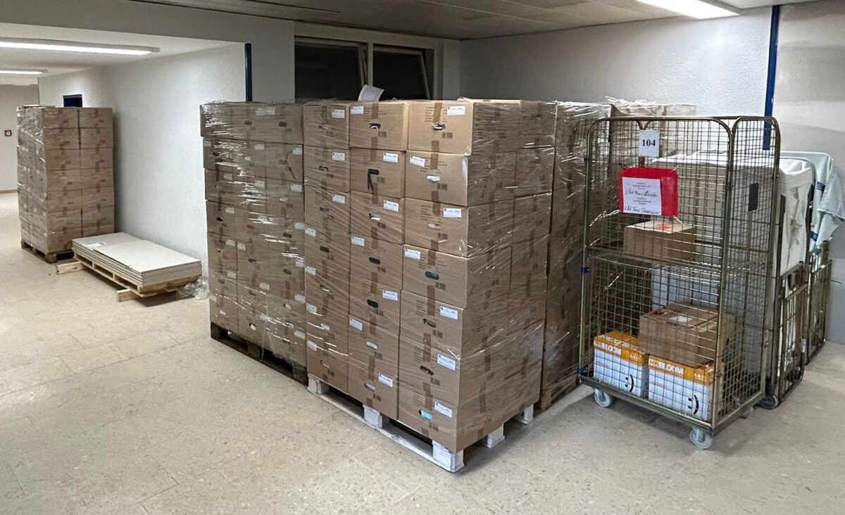 Spendenaktion in Weiden sammelt Geräte für ukrainische Studierende