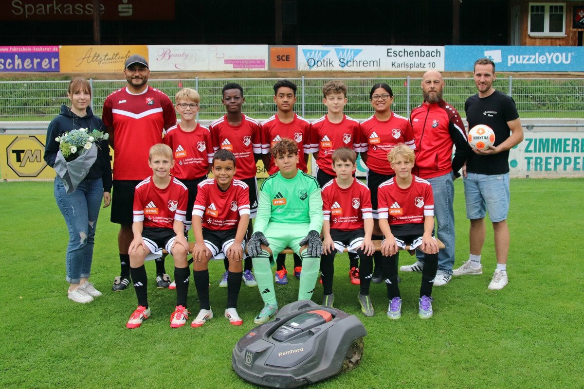 Frisch eingekleidet in die neue Saison: D-Jugend des SC Eschenbach erhält neue Trikots