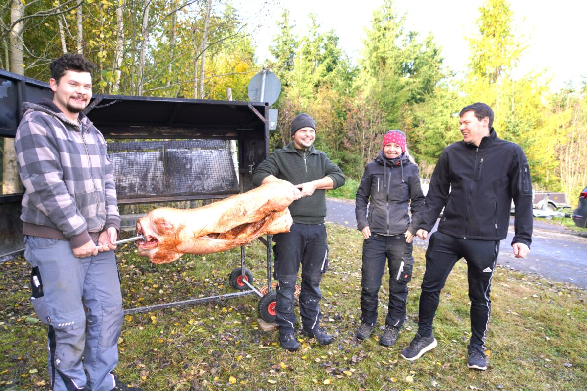 Kirwasaugrillen der Bernriether Hüttenfreunde