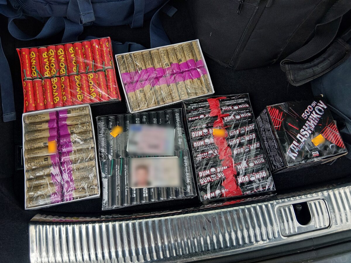 600 illegale Böller bei Grenzkontrolle sichergestellt
