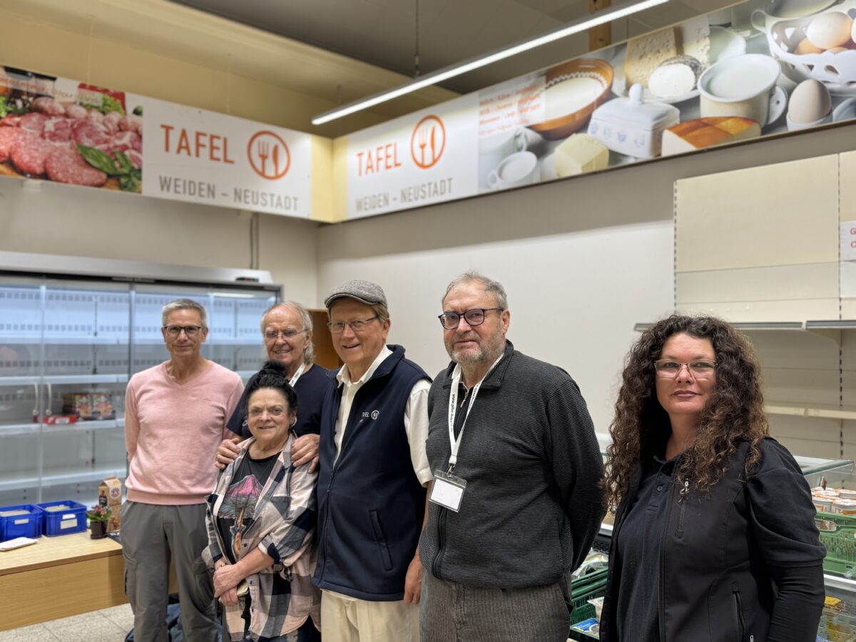 "Tag der offenen Tür" bei der Tafel - Schwammerlausstellung zieht Publikum an