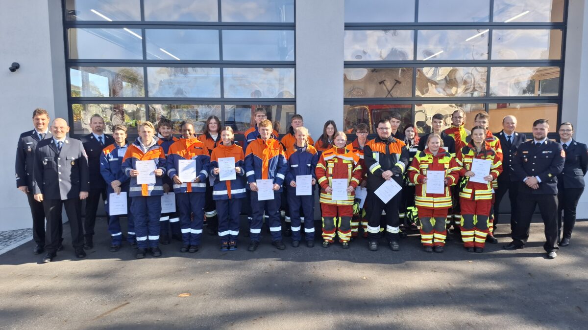 Feuerwehrnachwuchs besteht MTA-Zwischenprüfung in Neustadt/WN