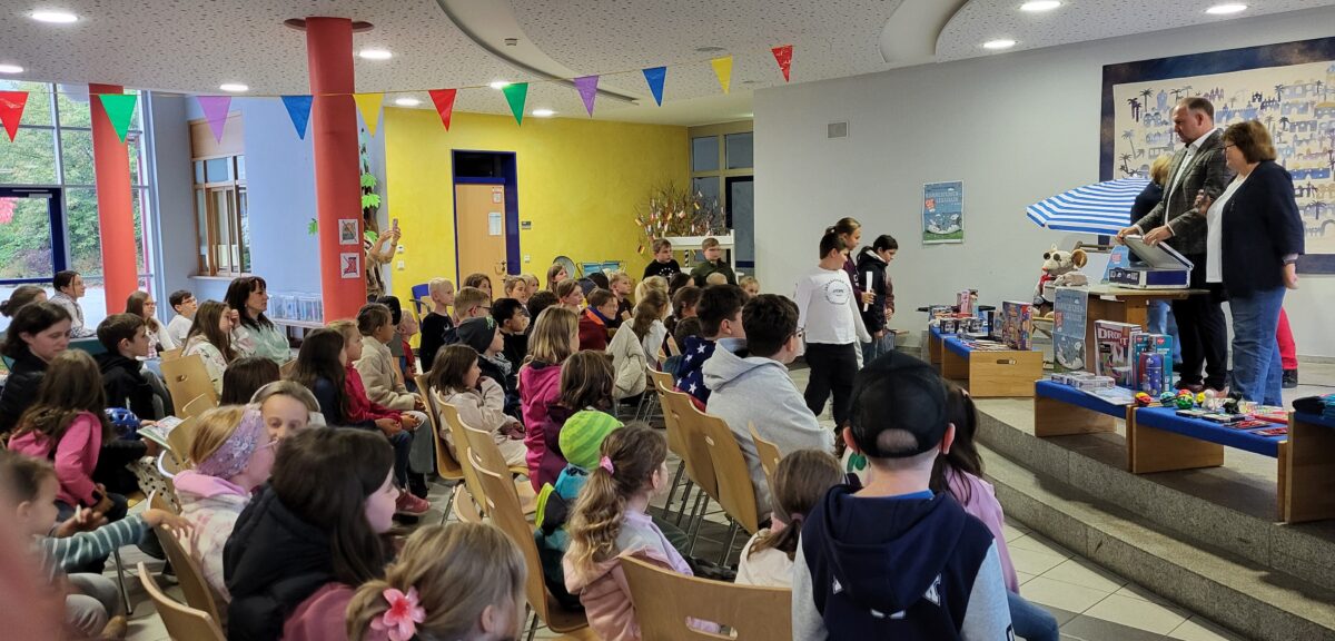 Marktbibliothek Mantel belohnt Lesefleiß beim Sommerferienleseclub