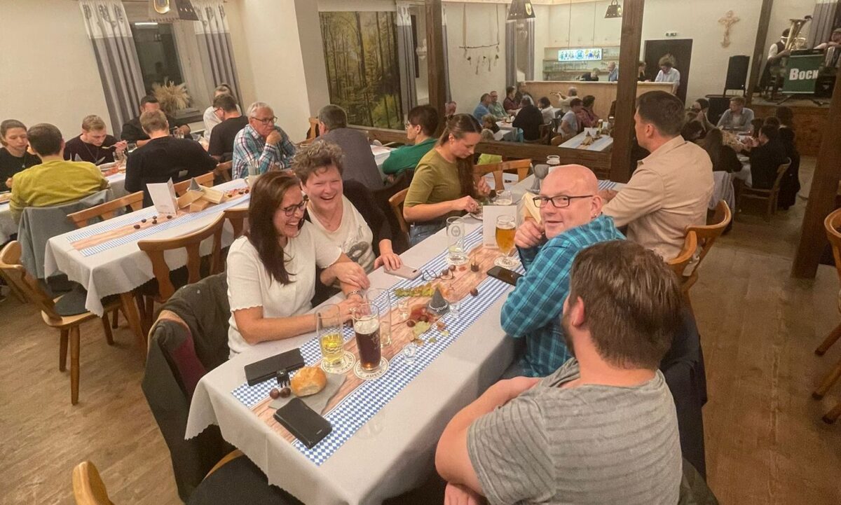 „Oh Kirwa lou niad nou!“ – Wirtshauskirwa in der Verräterklause