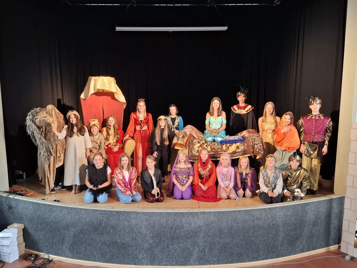 Musical-Komponist Uwe Heynitz aus Hamburg gastiert beim Kindermusical in Eslarn