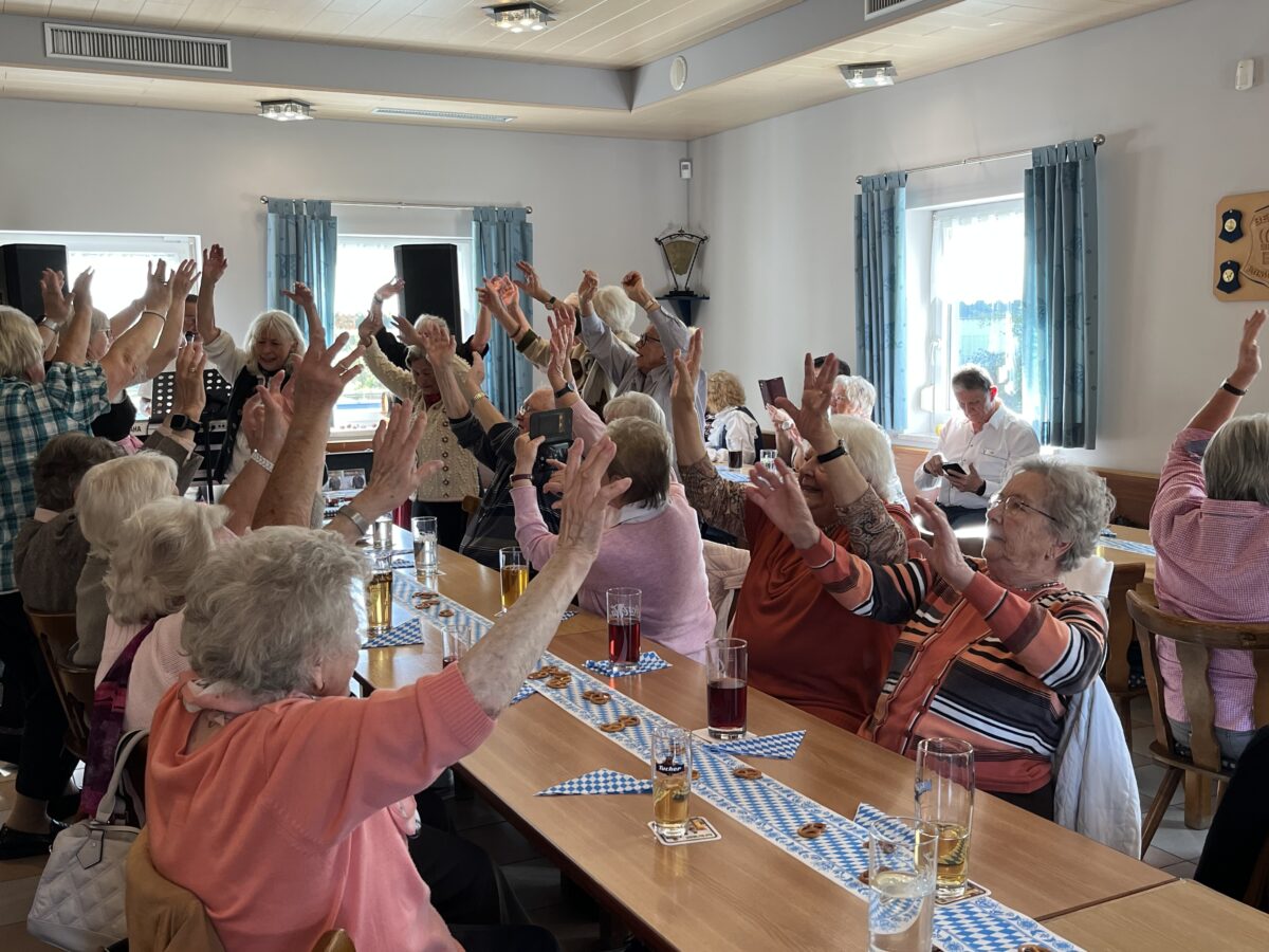AWO-Senioren feiern Oktoberfest