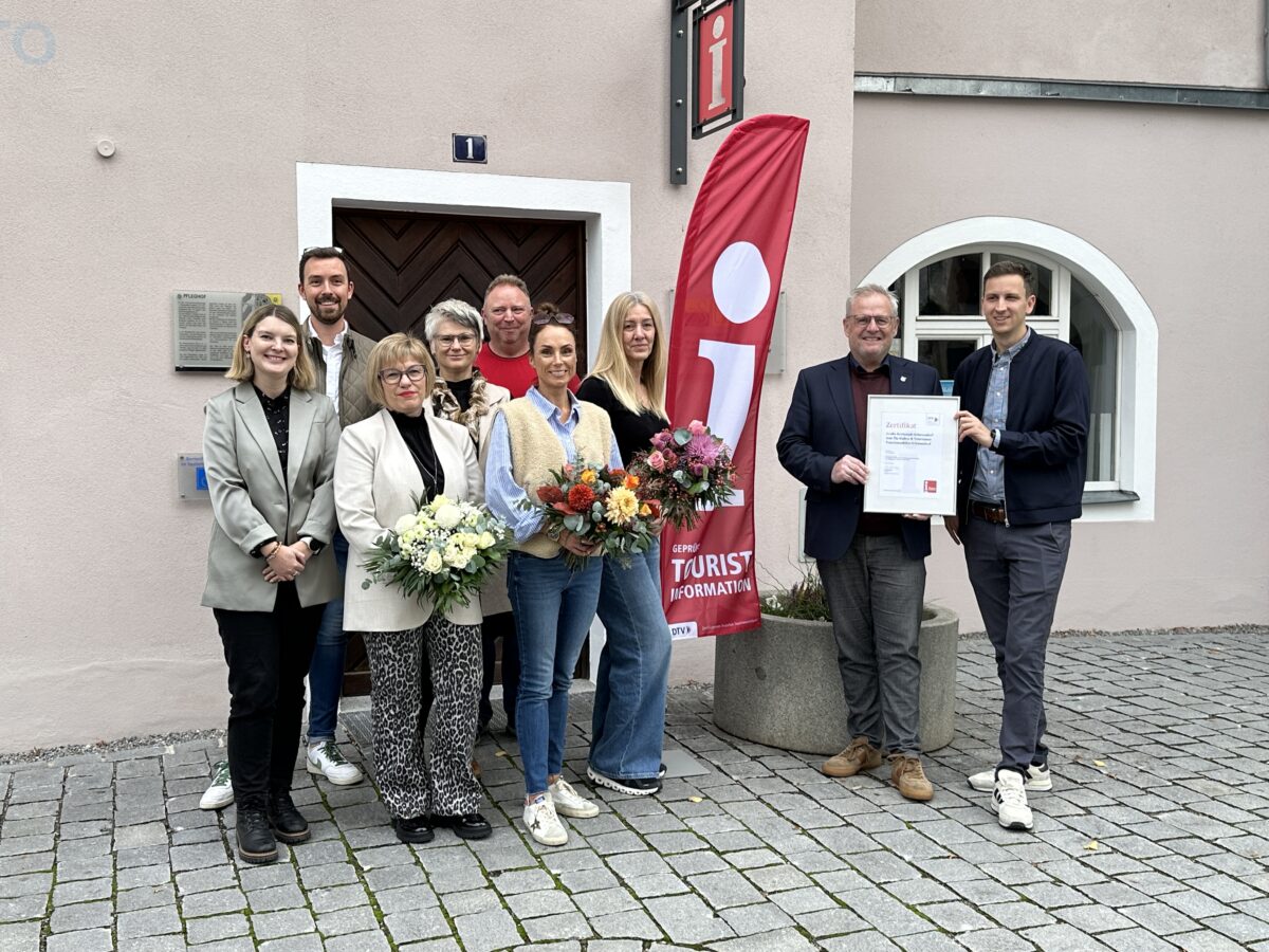 Tourismusbüro Schwandorf ausgezeichnet - Zum dritten Mal Qualitätssiegel